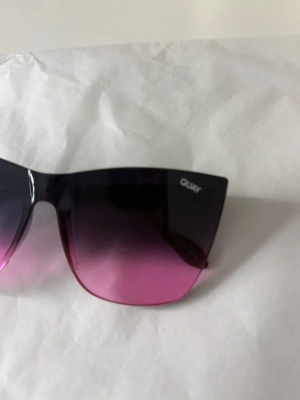 QUAY Come Thru Sunglasses Matte Black Frame Black Pink Lens Oversized Shield